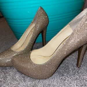 Jessica Simpson Gold Heels